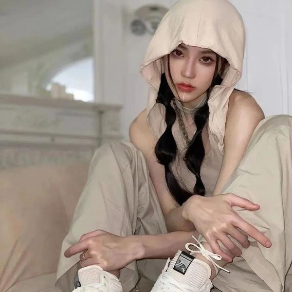 堆积情感海报