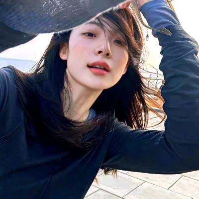 八重子的低音海报